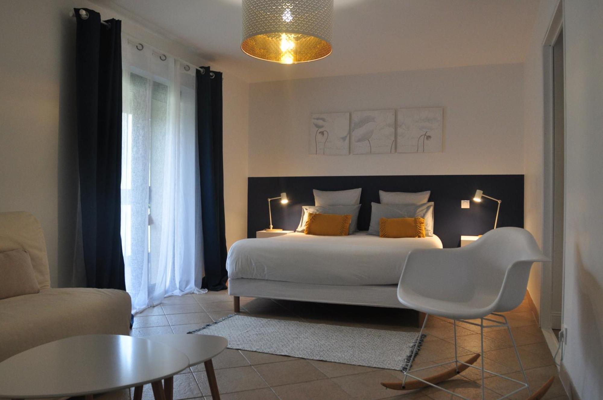 Chambre D'Hotes A La Cle Des Champs Varen Exterior foto